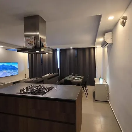 Loop Of Colours - Modern Seaview 2 Bedroom 2 Shower En-suite 아파트