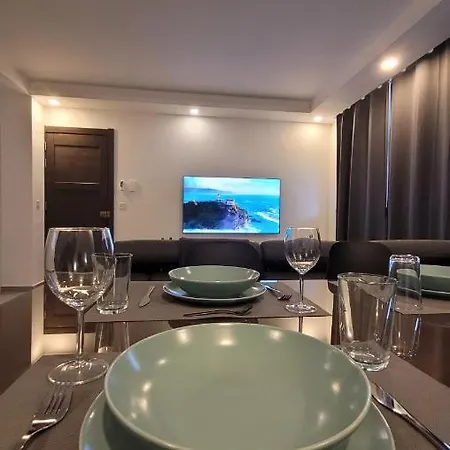 아파트 Loop Of Colours - Modern Seaview 2 Bedroom 2 Shower En-suite *