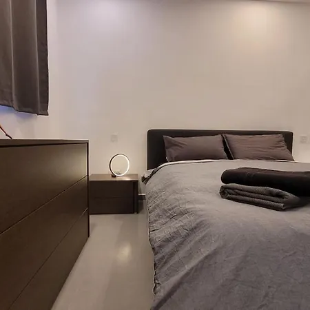 Loop Of Colours - Modern Seaview 2 Bedroom 2 Shower En-suite