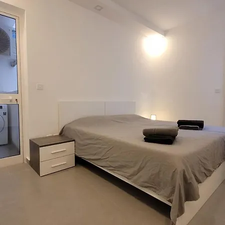 Loop Of Colours - Modern Seaview 2 Bedroom 2 Shower En-suite דירה